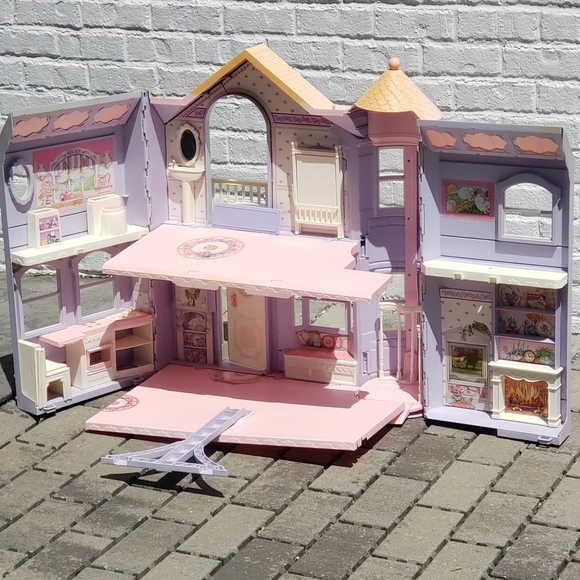 Vintage Barbie house. - Picture 4 of 6